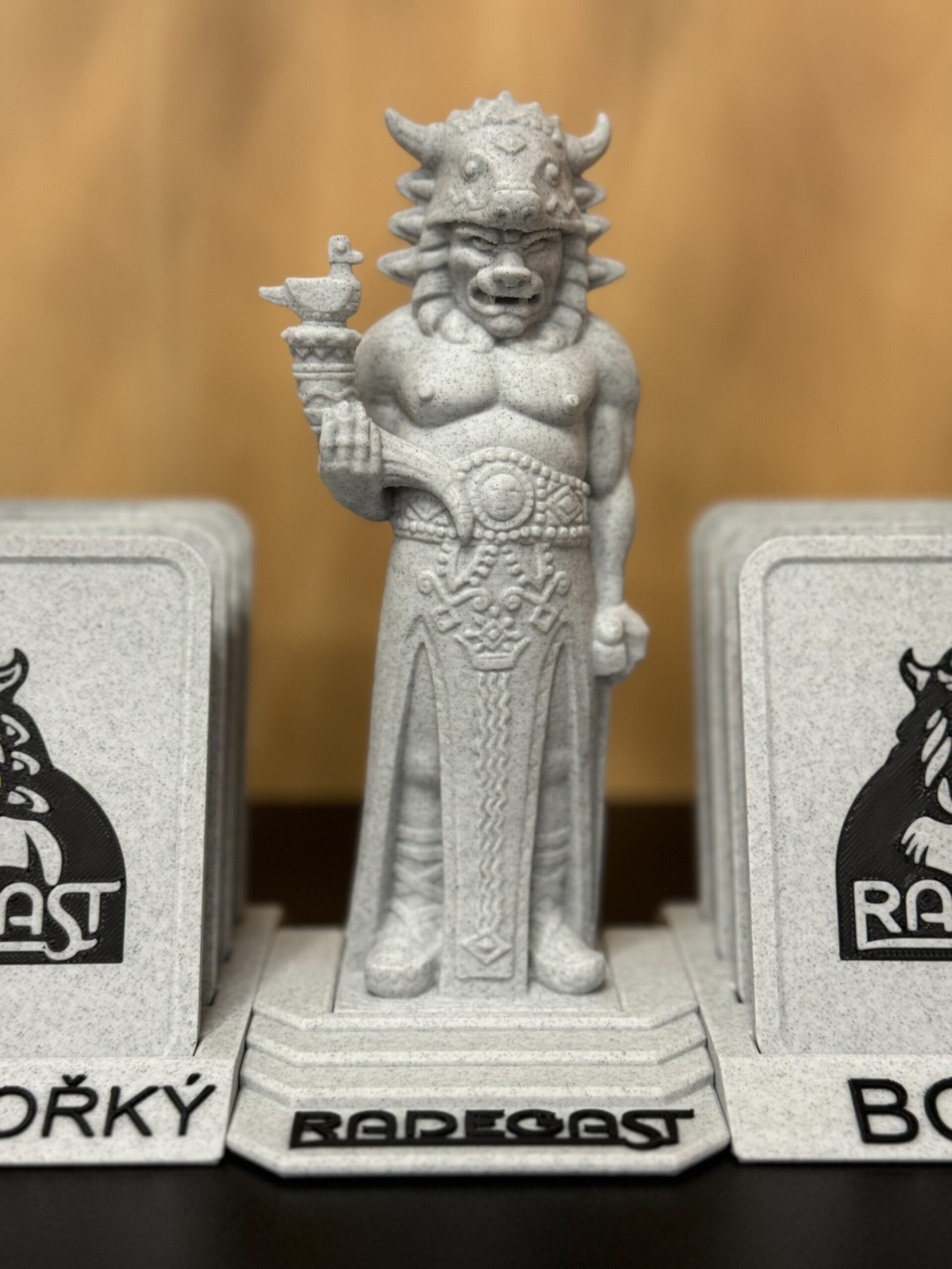 Obrázek Socha Radegast a 8 podtácků